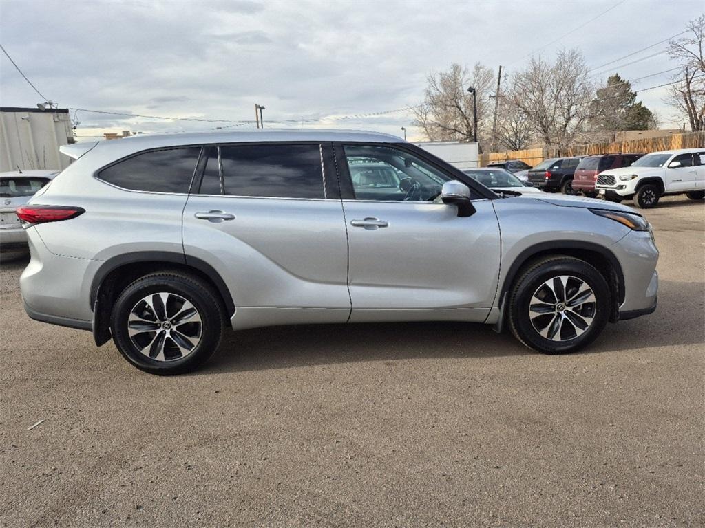 used 2022 Toyota Highlander car, priced at $34,983