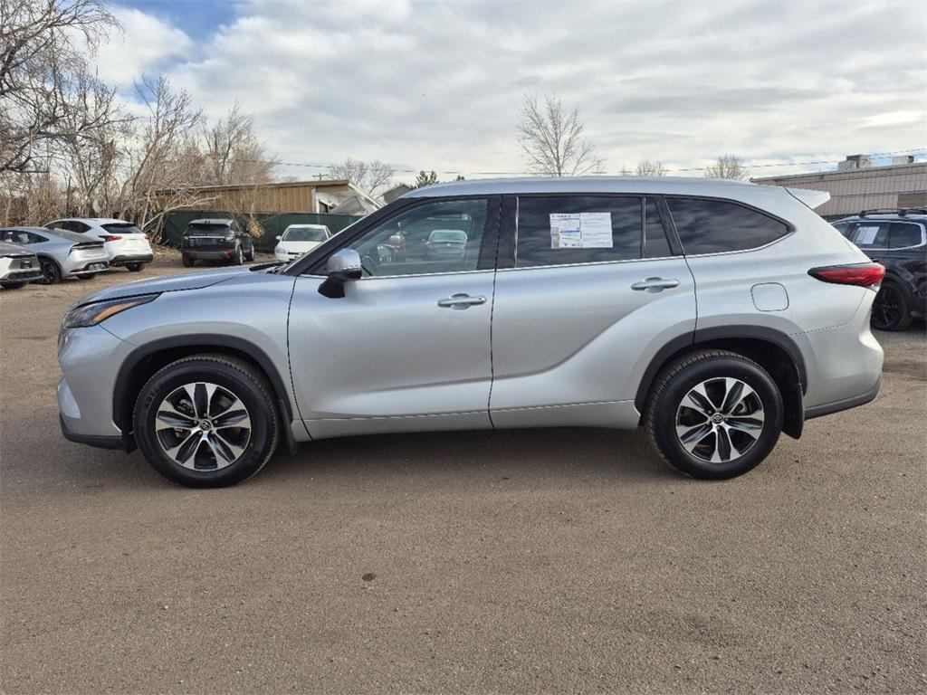 used 2022 Toyota Highlander car, priced at $34,983