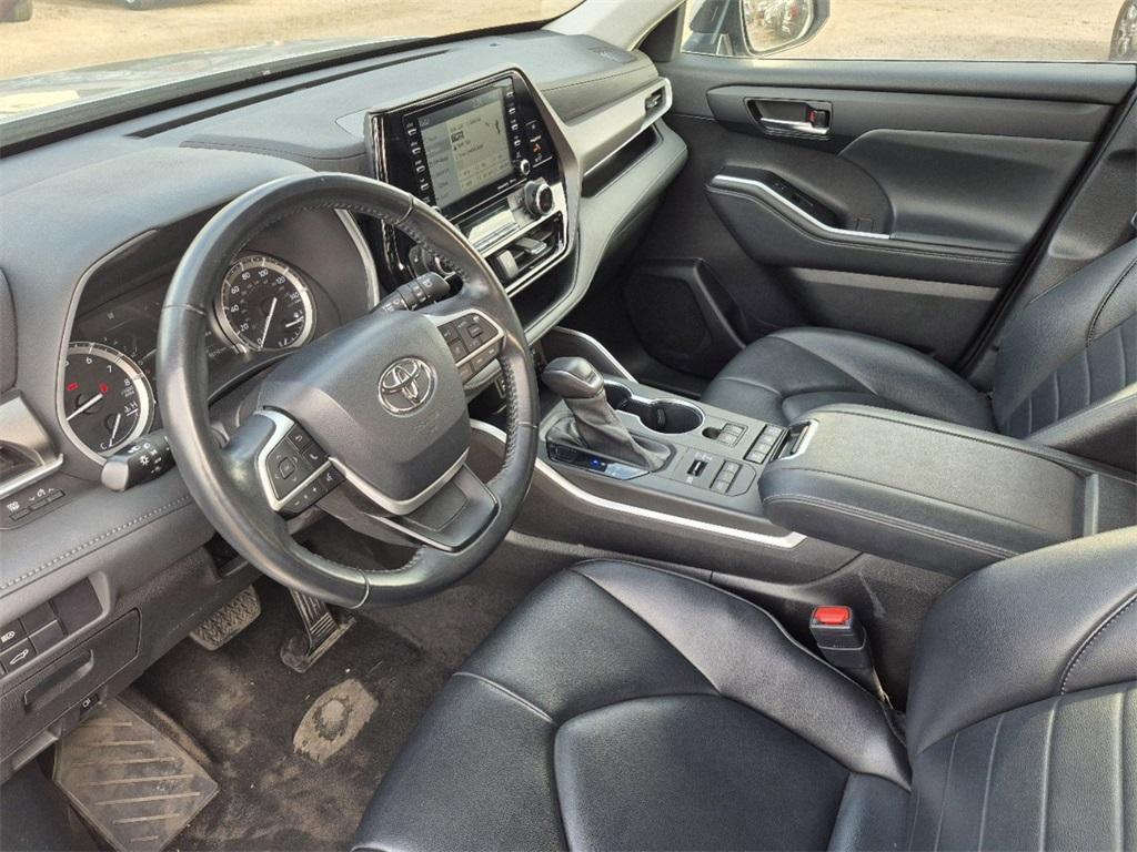 used 2022 Toyota Highlander car, priced at $34,983