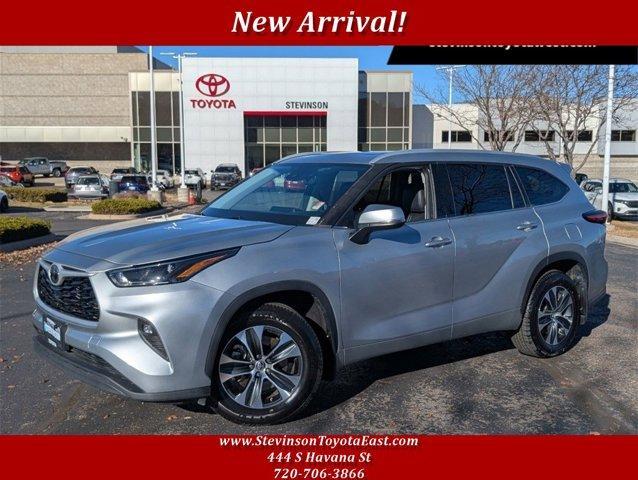 used 2022 Toyota Highlander car, priced at $37,281