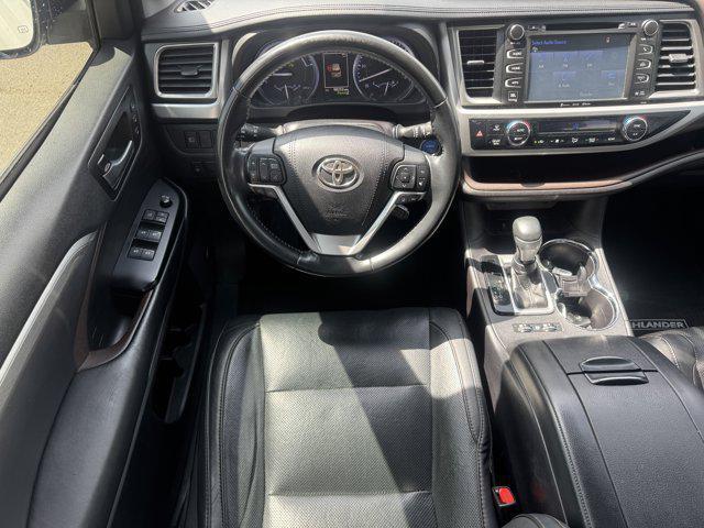 used 2018 Toyota Highlander Hybrid car, priced at $29,381