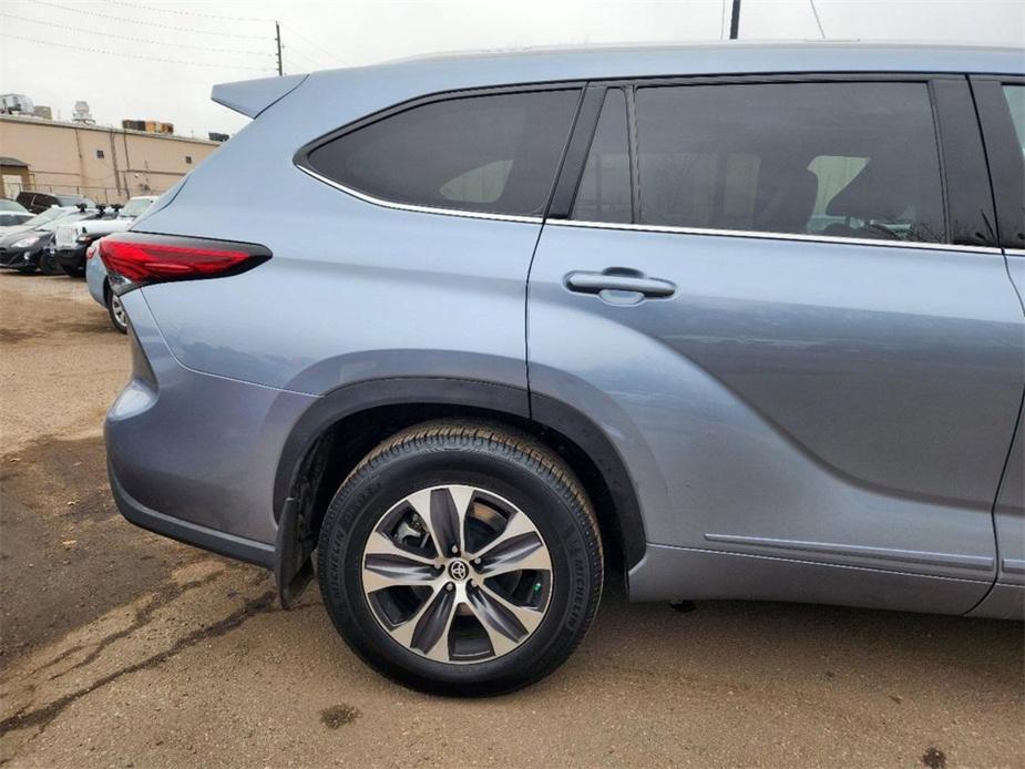 used 2022 Toyota Highlander car, priced at $28,983