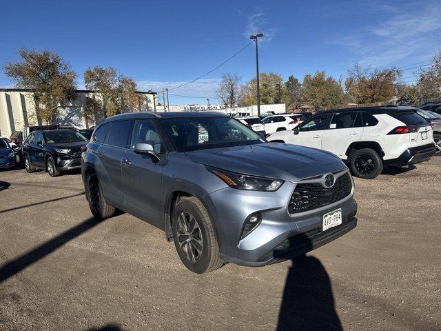 used 2022 Toyota Highlander car, priced at $31,301