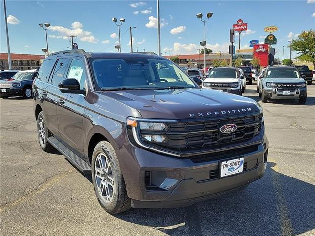 new 2025 Ford Expedition car, priced at $74,975