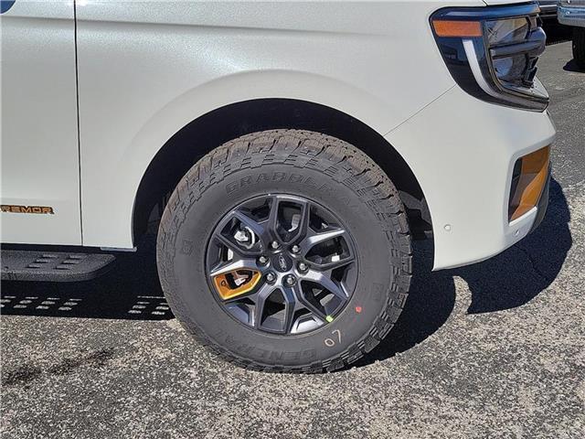 new 2025 Ford Expedition car, priced at $87,530