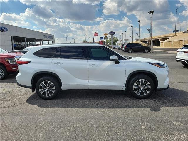 used 2022 Toyota Highlander car, priced at $36,950