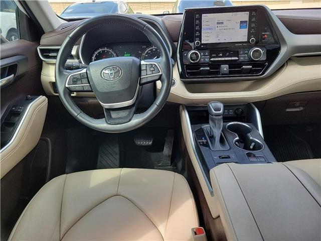 used 2022 Toyota Highlander car, priced at $36,950
