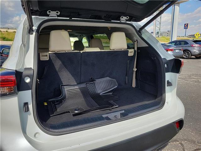 used 2022 Toyota Highlander car, priced at $36,950