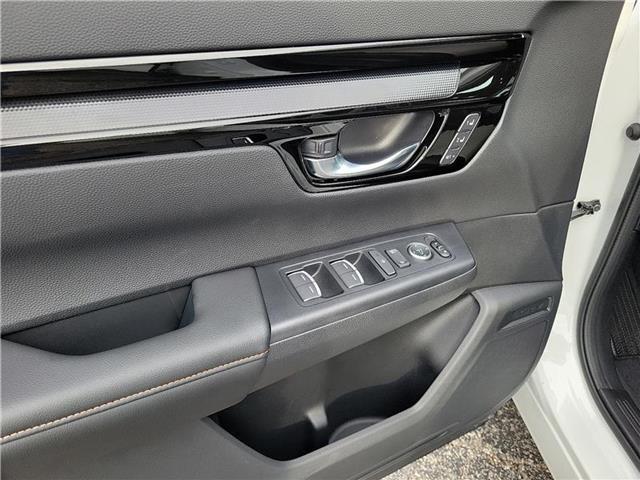 used 2025 Honda CR-V Hybrid car, priced at $39,995