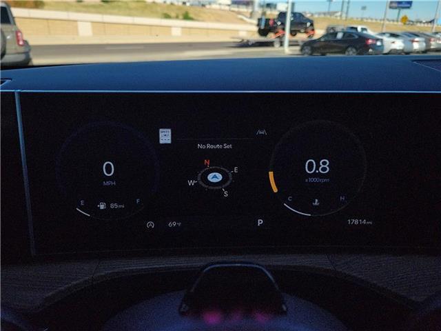 used 2025 Hyundai Santa Fe car, priced at $37,895