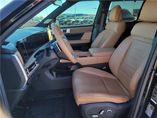 used 2025 Hyundai Santa Fe car, priced at $37,895