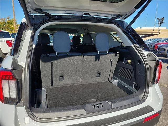 new 2025 Ford Explorer car, priced at $51,905