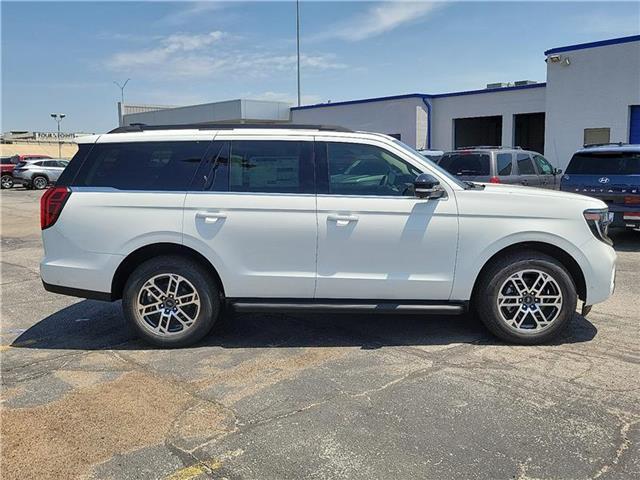 new 2025 Ford Expedition car, priced at $76,260