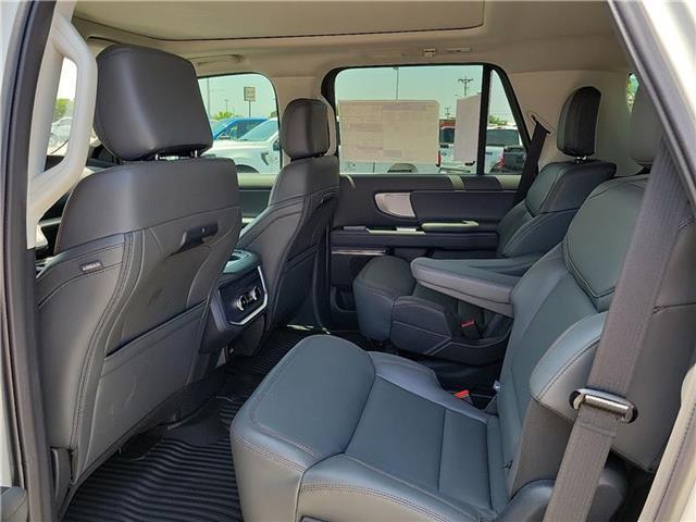 new 2025 Ford Expedition car, priced at $76,260