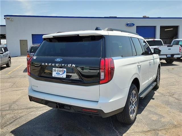 new 2025 Ford Expedition car, priced at $76,260