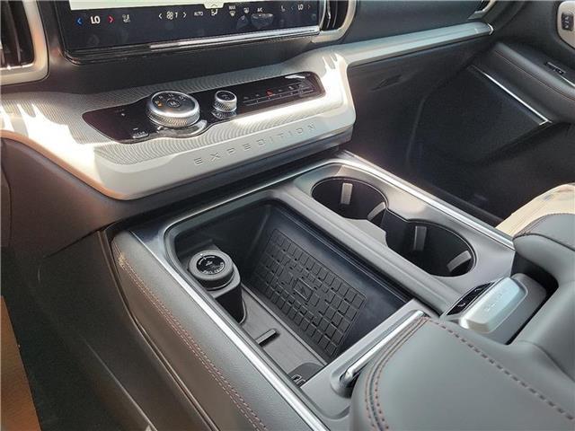 new 2025 Ford Expedition car, priced at $76,260