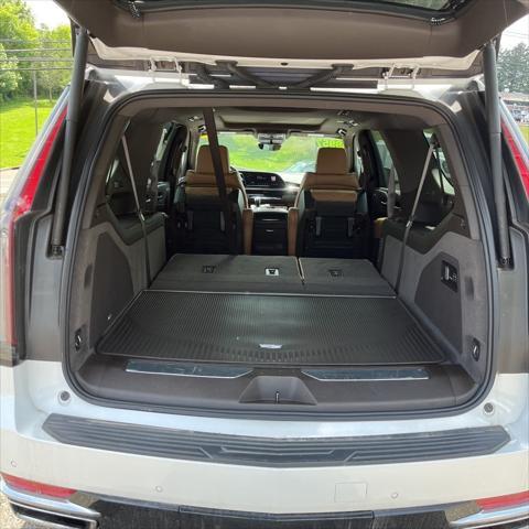 used 2022 Cadillac Escalade ESV car, priced at $61,975