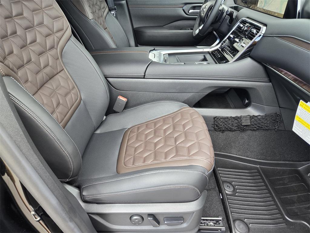 new 2025 Nissan Armada car, priced at $70,703
