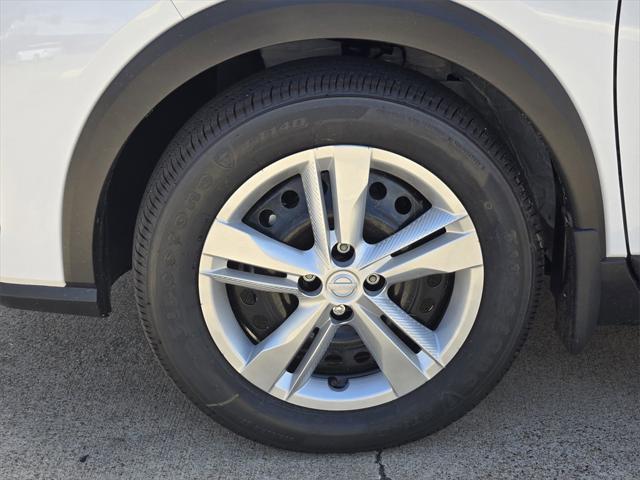 new 2025 Nissan Kicks car, priced at $23,257