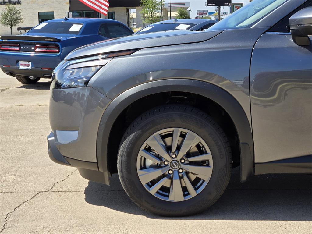 new 2025 Nissan Pathfinder car, priced at $38,586