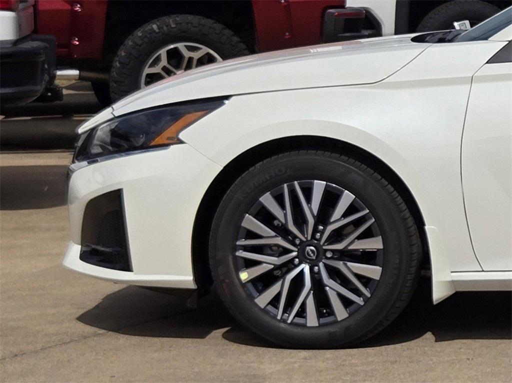 new 2025 Nissan Altima car, priced at $31,133