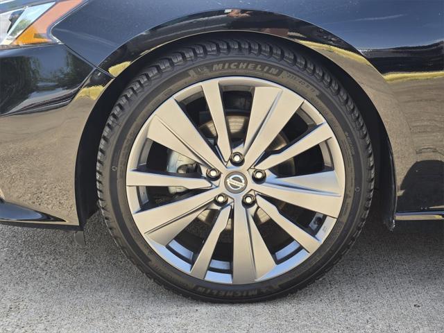 used 2019 Nissan Altima car, priced at $18,654