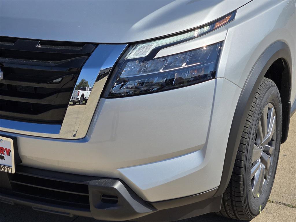 new 2025 Nissan Pathfinder car, priced at $35,703