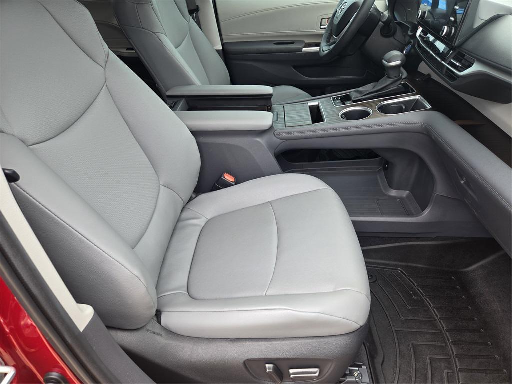 used 2024 Toyota Sienna car, priced at $45,995