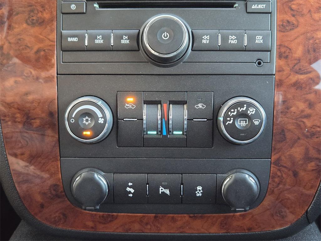 used 2013 Chevrolet Avalanche car, priced at $15,537