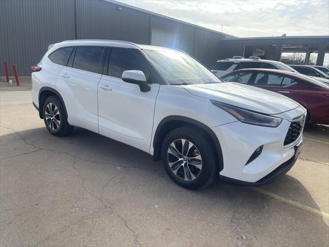 used 2021 Toyota Highlander car, priced at $27,584