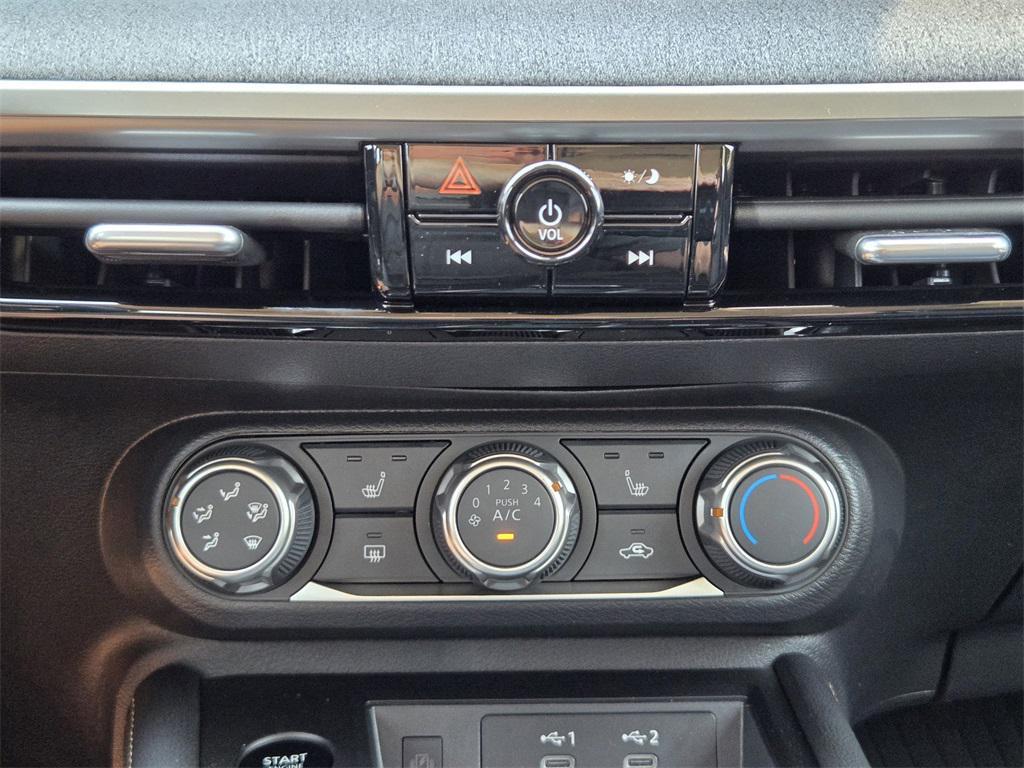 new 2025 Nissan Kicks car, priced at $26,682