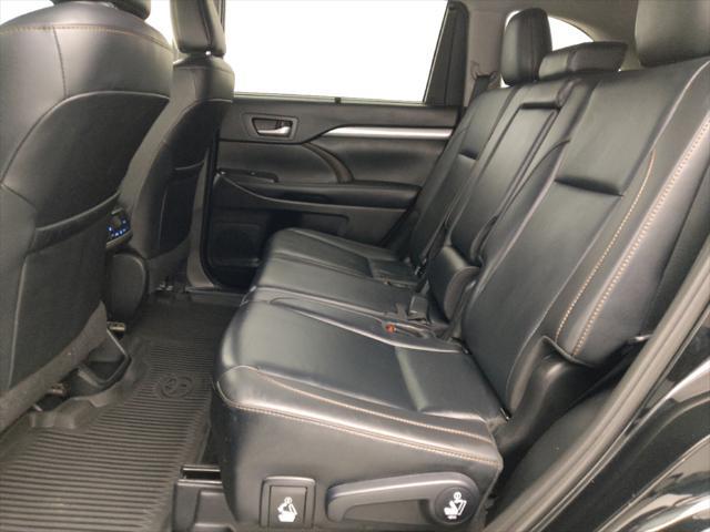 used 2019 Toyota Highlander car, priced at $27,995
