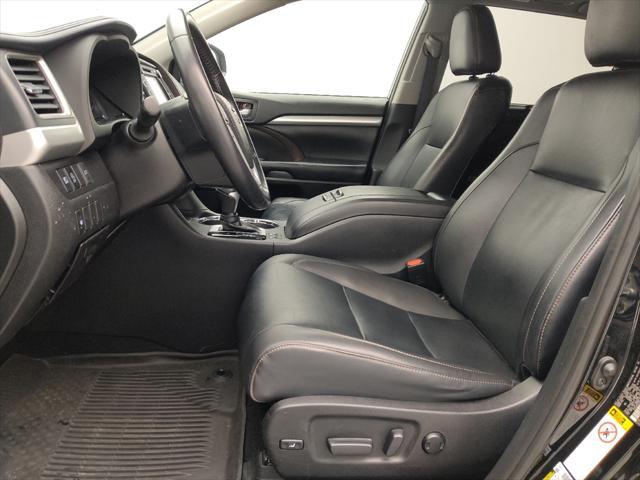 used 2019 Toyota Highlander car, priced at $27,995