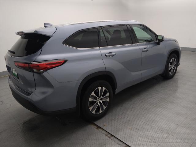used 2022 Toyota Highlander car, priced at $29,695