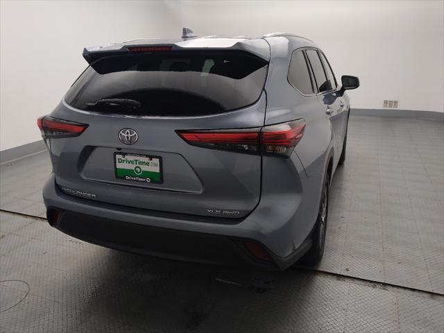 used 2022 Toyota Highlander car, priced at $29,695