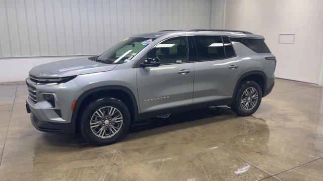 used 2025 Chevrolet Traverse car, priced at $40,018
