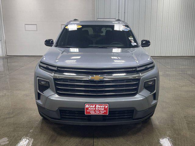 used 2025 Chevrolet Traverse car, priced at $40,018