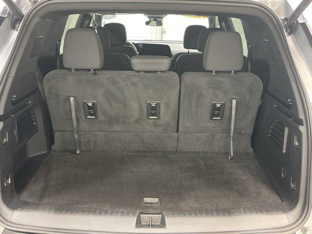 used 2025 Chevrolet Traverse car, priced at $40,018