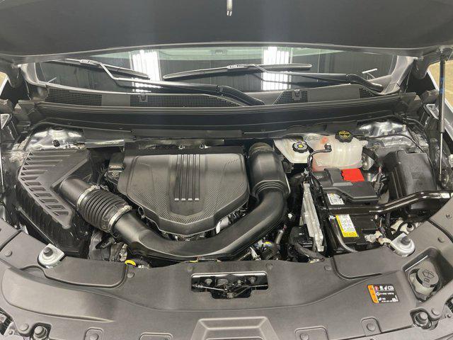 used 2025 Chevrolet Traverse car, priced at $40,018