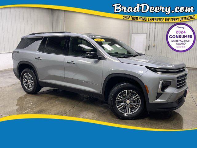used 2025 Chevrolet Traverse car, priced at $40,018