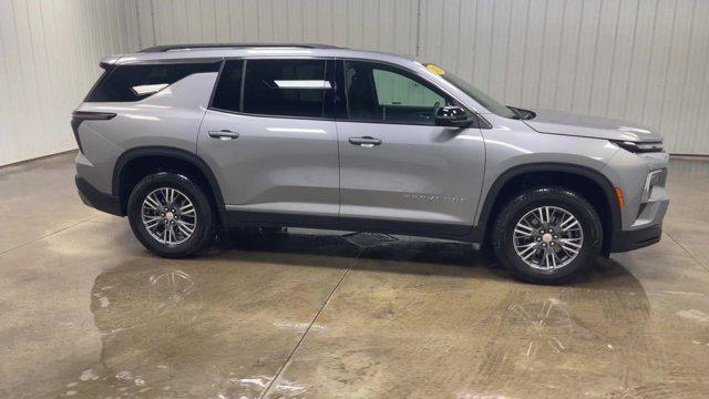 used 2025 Chevrolet Traverse car, priced at $40,018
