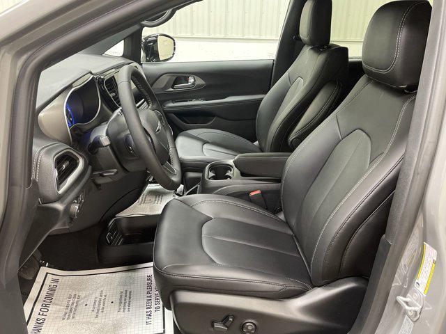new 2025 Chrysler Pacifica car, priced at $44,791
