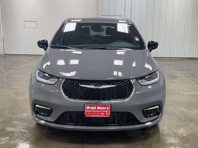 new 2025 Chrysler Pacifica car, priced at $44,791