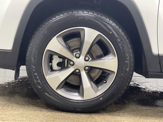 used 2022 Jeep Cherokee car, priced at $24,497