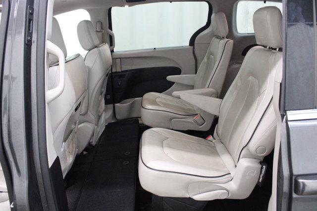 used 2021 Chrysler Pacifica car