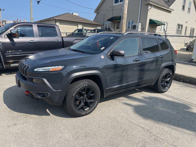 used 2018 Jeep Cherokee car