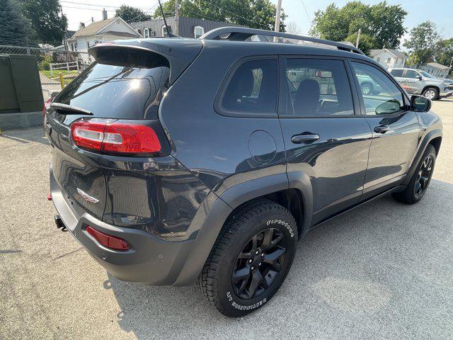 used 2018 Jeep Cherokee car