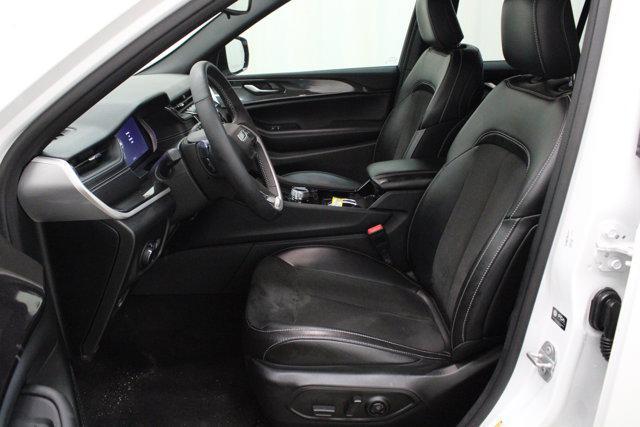 used 2023 Jeep Grand Cherokee car, priced at $34,368