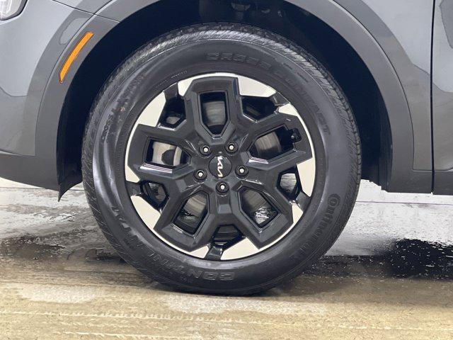 used 2024 Kia Sorento car, priced at $28,560