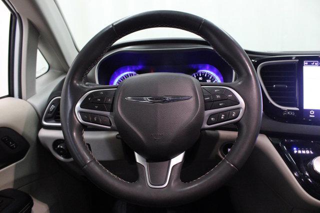 used 2022 Chrysler Pacifica car